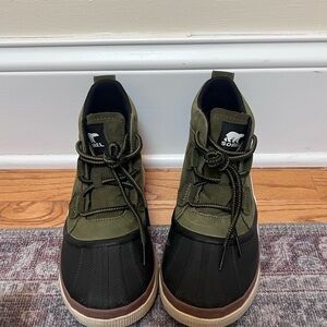 Sorel Dark Green Lace-Up Boots